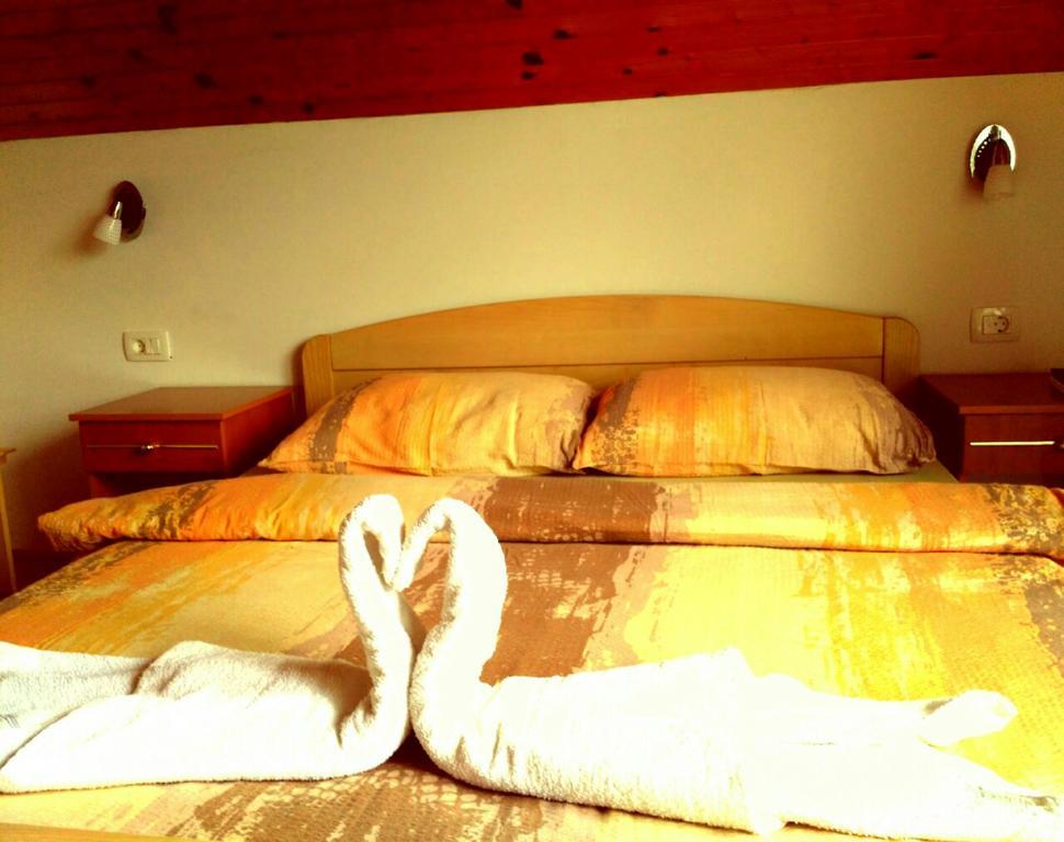 Guest House First Stop Rakovica Buitenkant foto