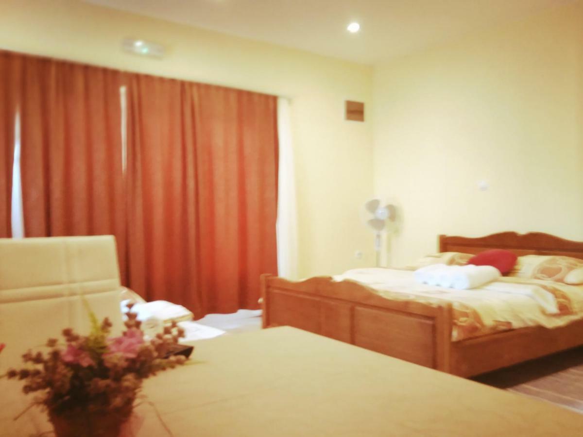 Guest House First Stop Rakovica Buitenkant foto